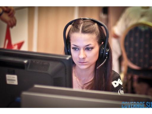 Half-Life: Counter-Strike - ESWC 2010:Mousesports Ladies(Видео+фото)